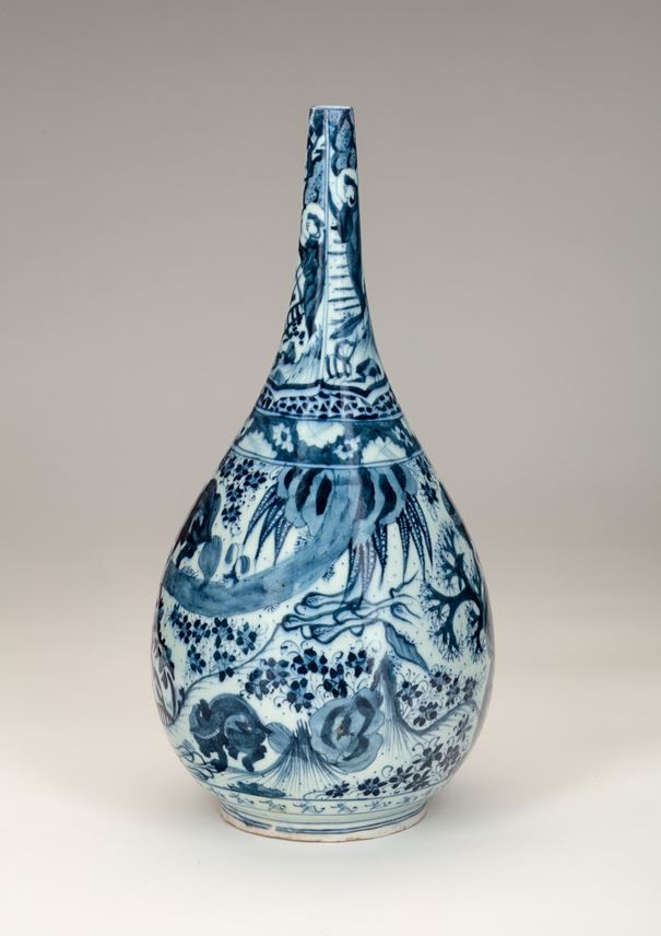 A Safavid Blue-and-white bottle | MasterArt